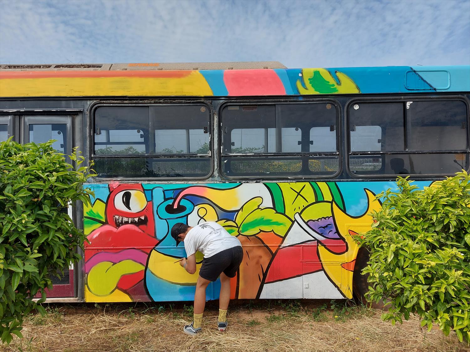 ציור גרפיטי - THE BUS