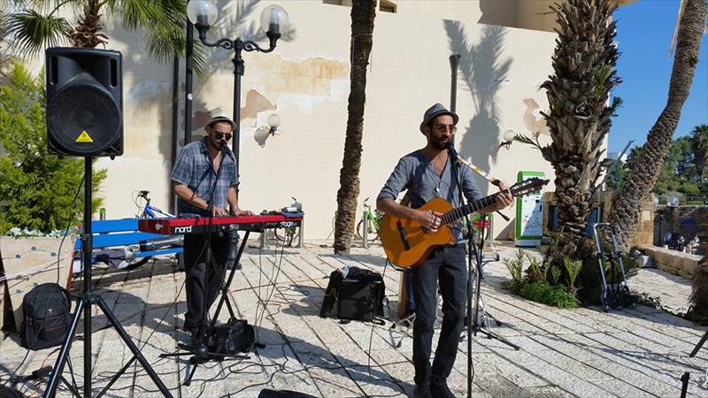 מופעי חוצות ורחוב במסגרת קיץ 2014-2015 בשיתוף עיריית ת"א-יפו.