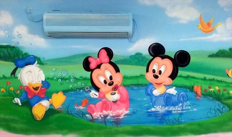 ציור קיר מיקי ומיני