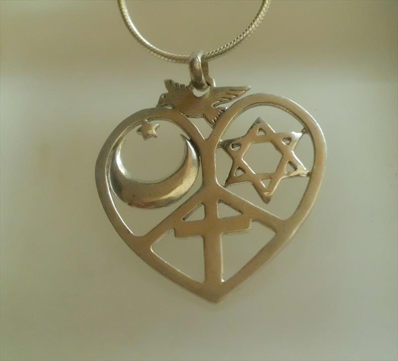תליון שלושת הדתות
