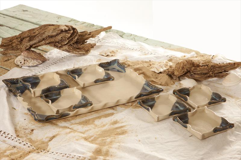 צלחת מלבנית ו - 6 צלוחיות תואמות