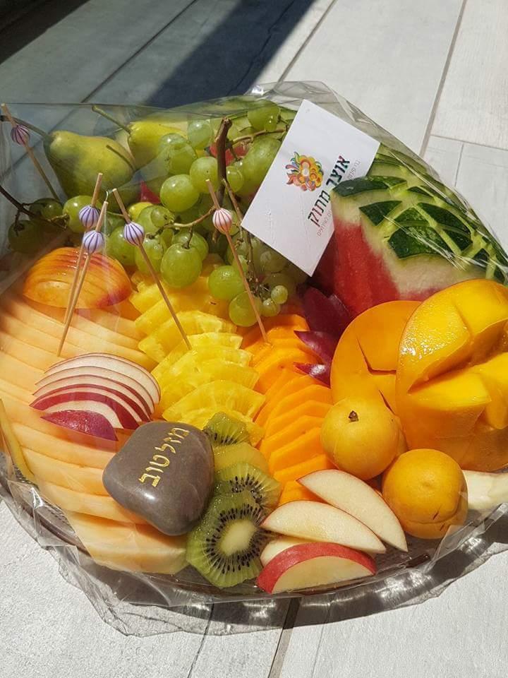 מגשי פירות מעוצבים