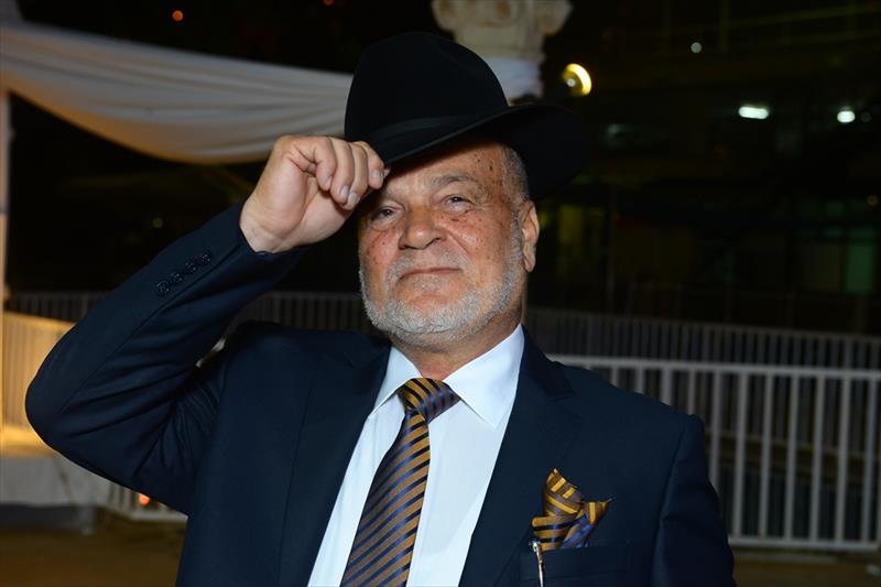 חליפות לאירועים