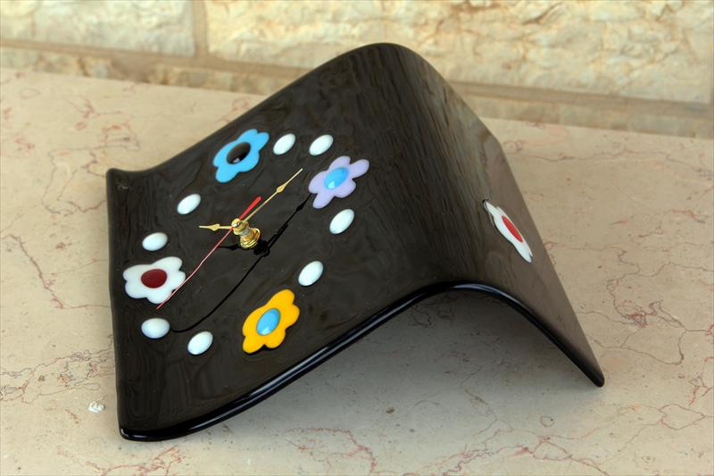שעון בצורת גל