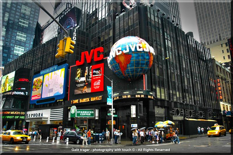 CANVAS PHOTOS -  Universal JVC