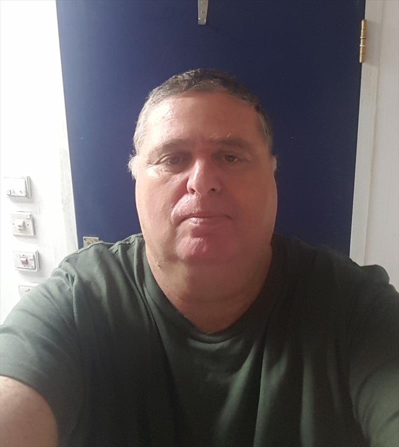 יחיאל וייס מורה לציור Yechiel Weiss is a painting teacher