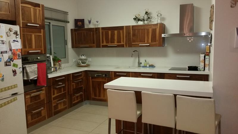 דירת 5 חדרים מהממת בראש העין בבינין חדש כ3 שנים