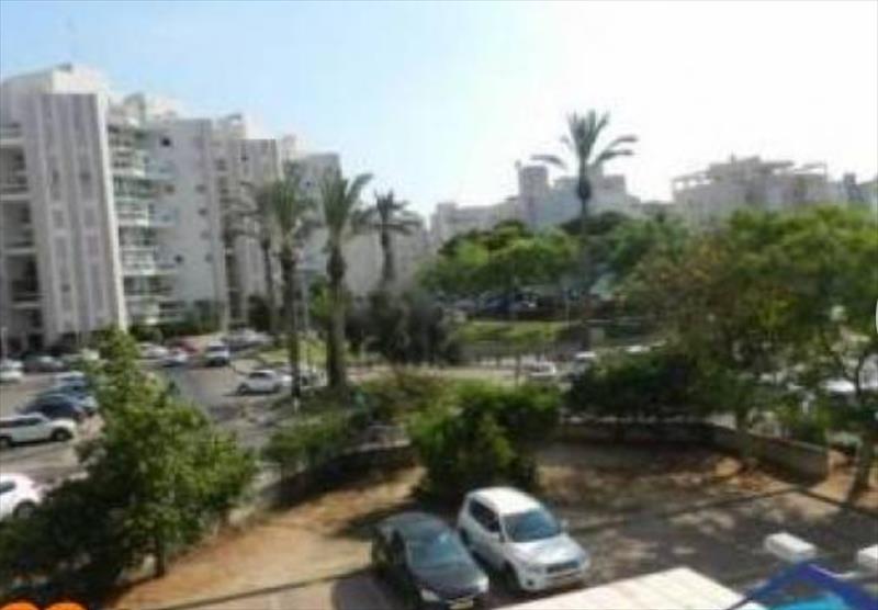 למכירה דירה 4 חדרים ברמת פולג נתניה