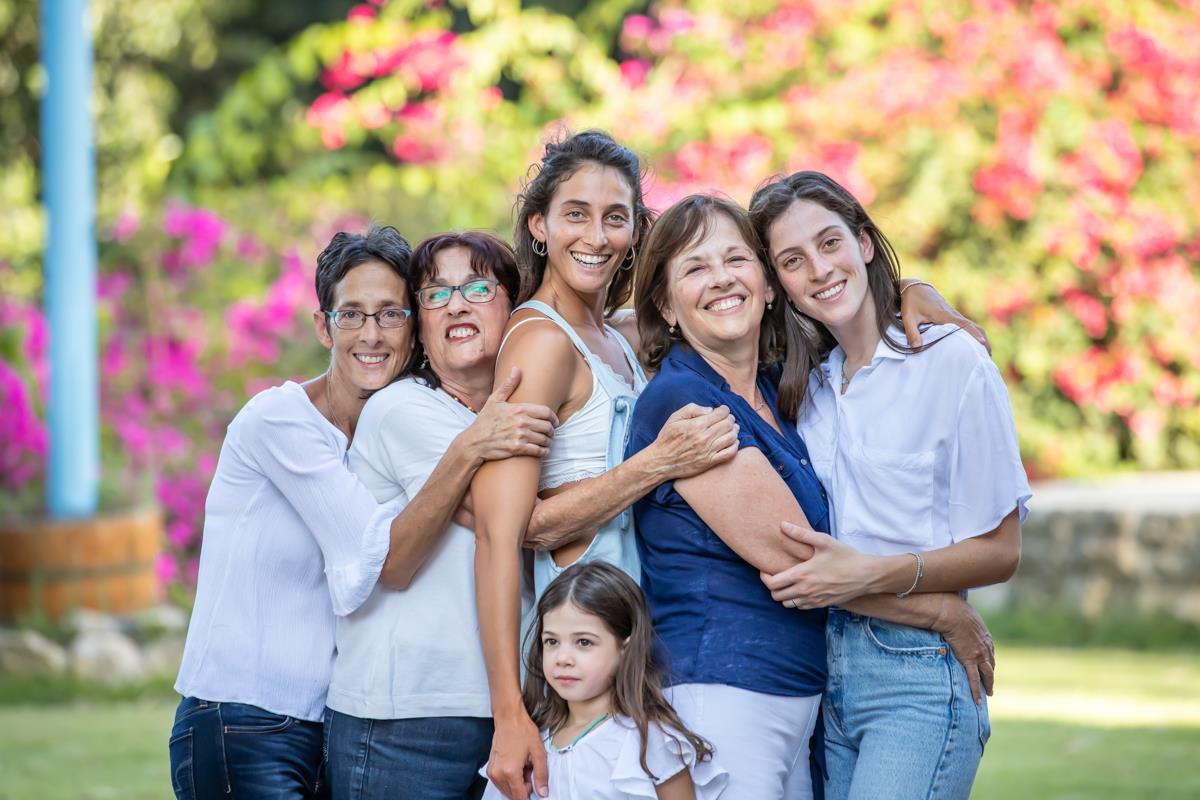 צילומי דורות - משפחה מורחבת בטבע באור טבעי