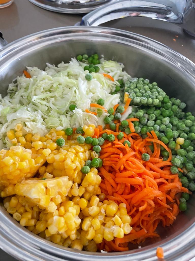 ירקות מבושלים ללא מים בכלי SALADMADTER