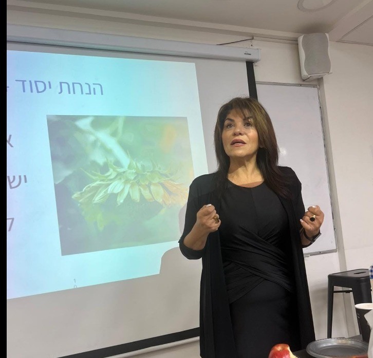 סדנה למנהלים | לראות אחרת, לפעול אחרת