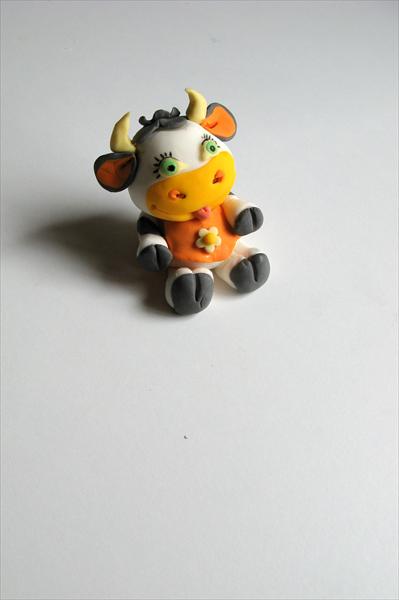 הדרכה מצולמת להכנת פרה מבצק סוכר