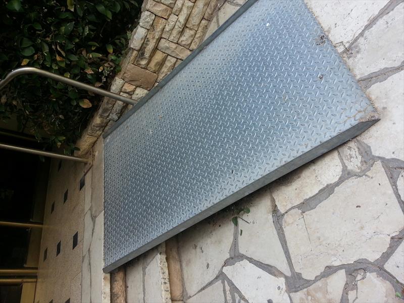 רמפות לעגלות נכים