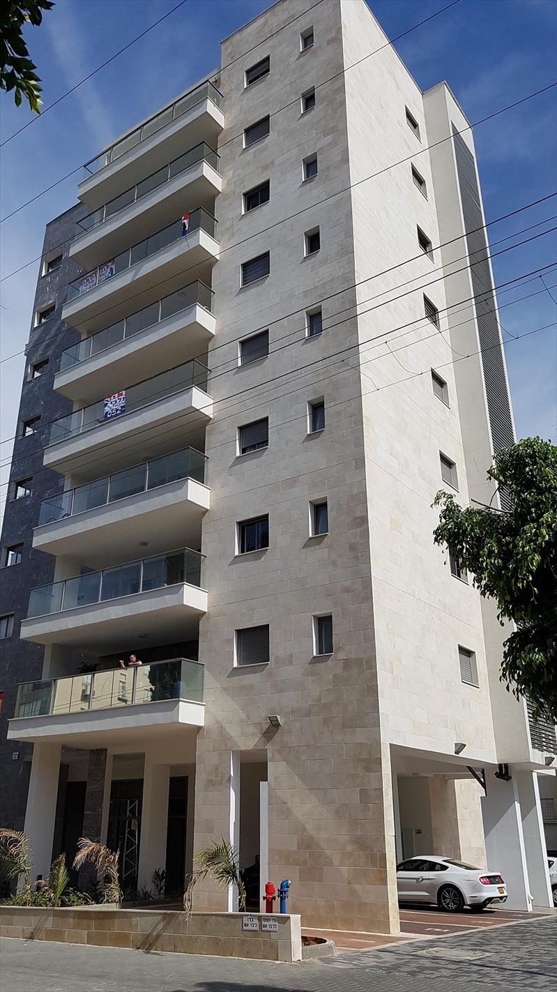 דירת גג חדשה ברחוב סוקולוב 15 ראשון לציון