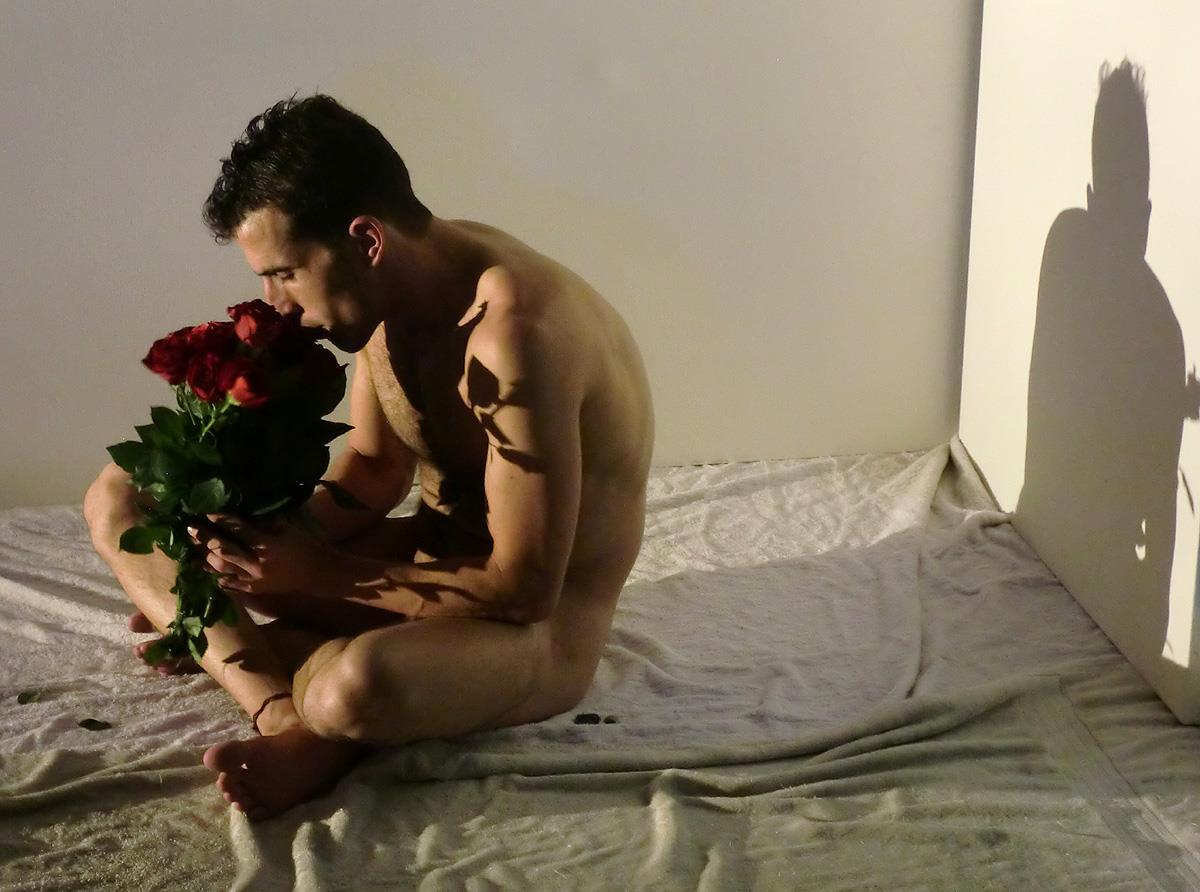 raphael perez art צילום קווירי הומוסקסואלי צילומי גברים גייז אסף הניגסברג דוגמן צילומים גברים