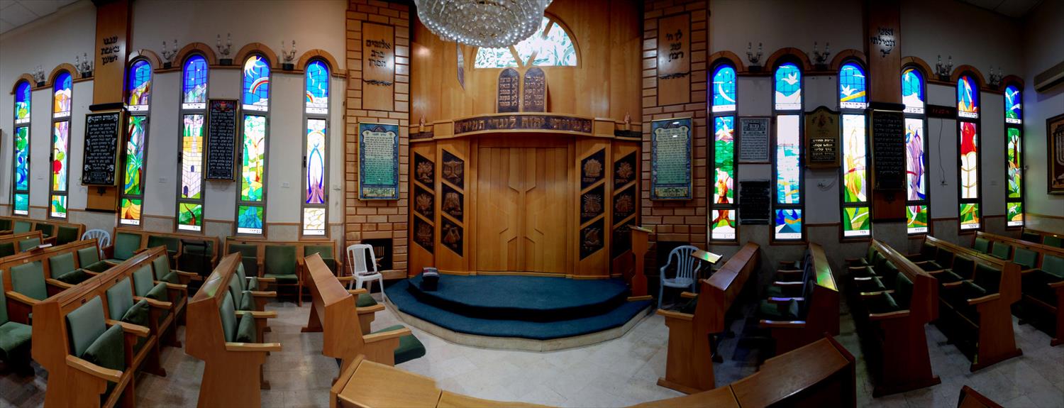 ויטראז'ים בבית כנסת חוני המעגל בב"ש ובית כנסת מקור ברוך באשדוד