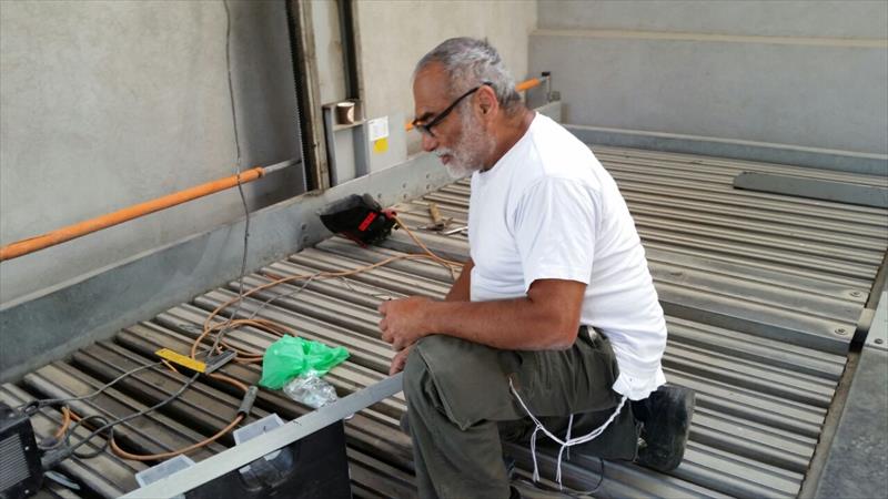 תיקון רמפת חניה הידראולית שלוש קומות כפול 6 חניות דהינו 18 מכוניות