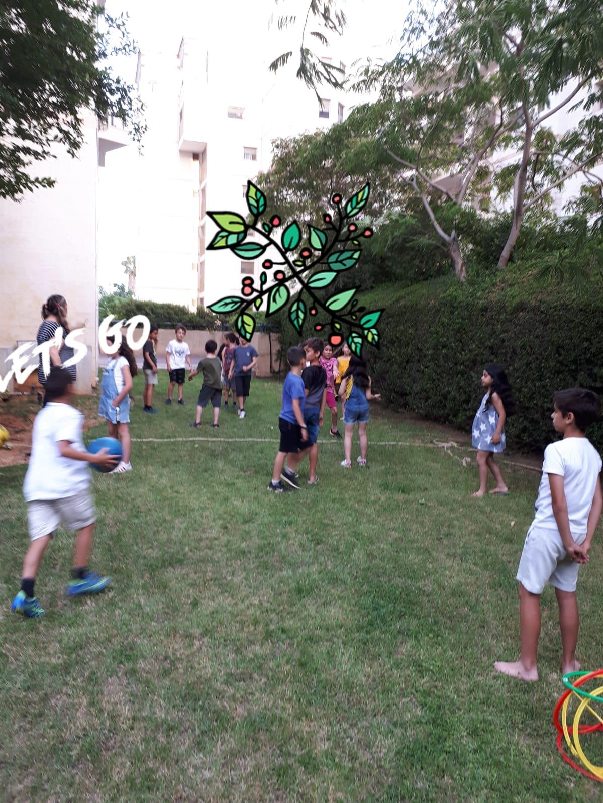 תמונות מתוך הפעלת ילדים בקייטנות, חוג ספורט וימי הולדת.
