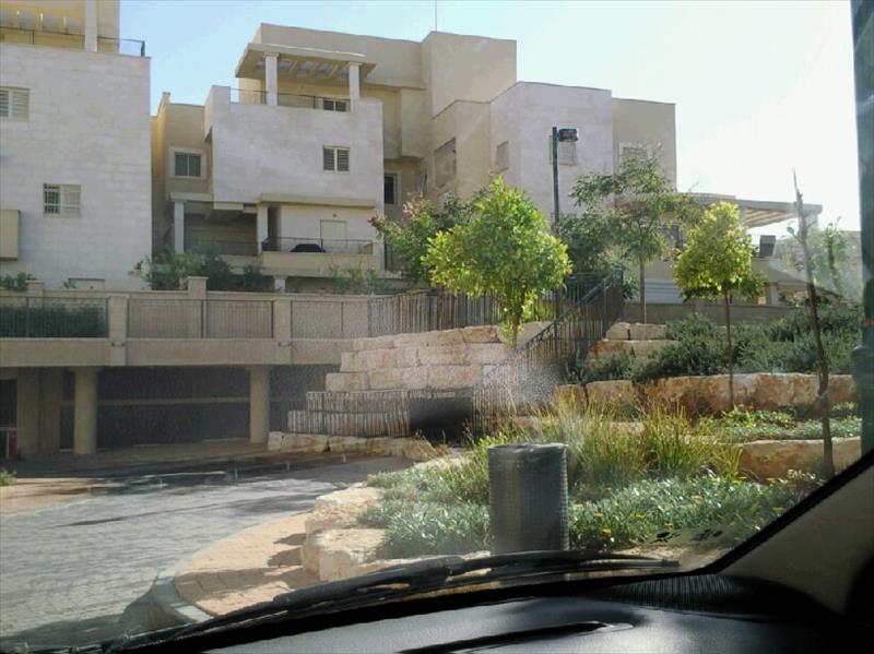 בניין באחזקת החברה