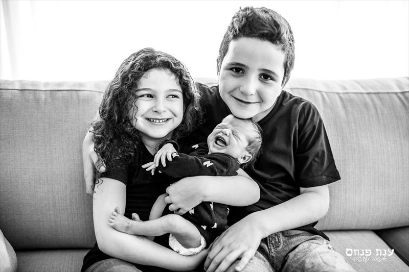 מסגרת ביתית - צילומי משפחה בבית הלקוח